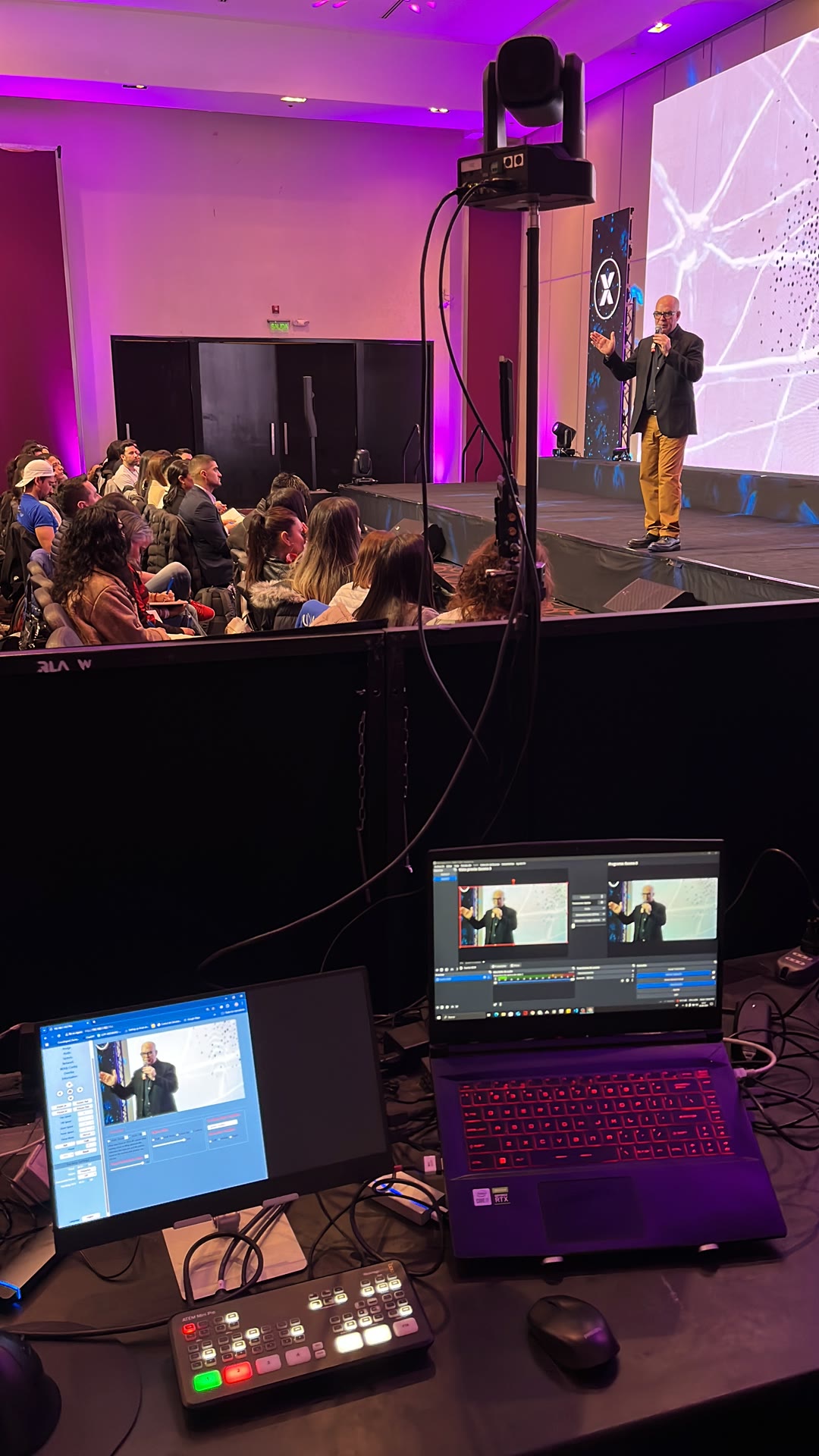 Sistema multicámara PTZ para evento corporativo en hotel en Santiago